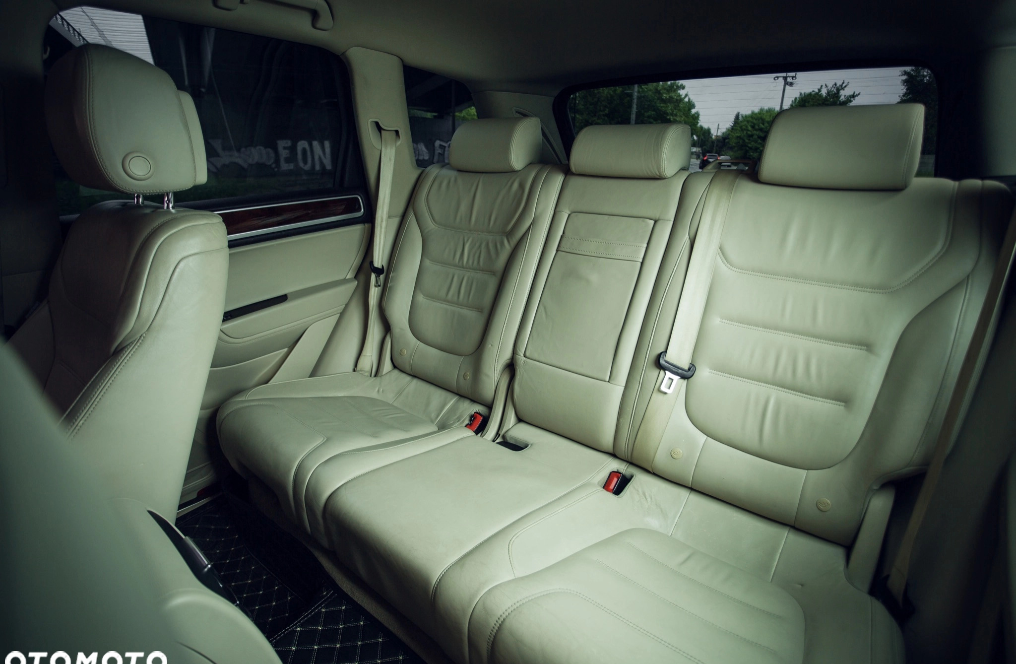 Volkswagen Touareg cena 57000 przebieg: 206000, rok produkcji 2010 z Warszawa małe 232
